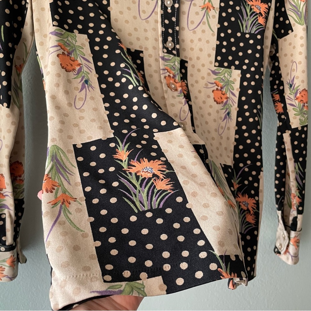 Tarni | Vintage 60s 70s Floral Geometric Polka Dot Nylon Button-Down Shirt - Picture 4 of 5
